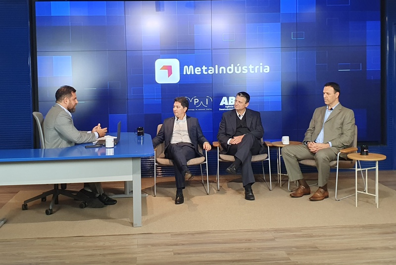 Marcos Baisso, diretor comercial da SGS do Brasil, participa de conversa sobre o projeto MetaIndústria na sede da ABDI, em Brasília/DF.