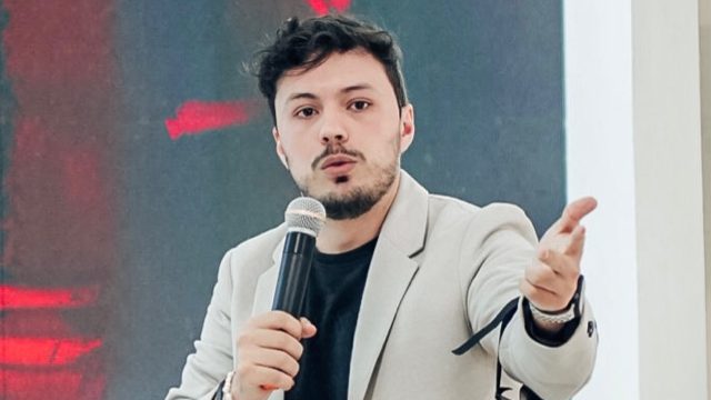 Gustavo Alonge é especialista em marketing digital e CEO da Engajatech