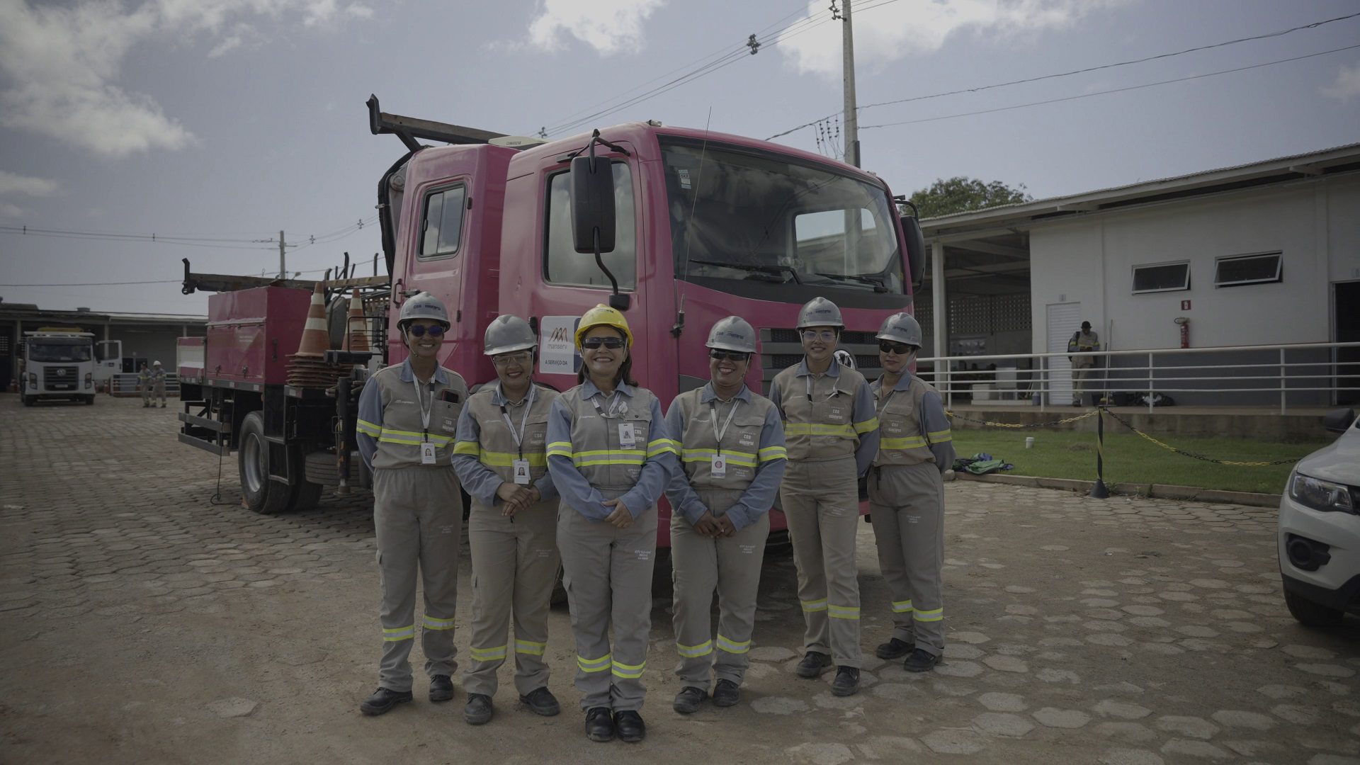 Primeira equipe exclusiva de mulheres vai atuar na construção e manutenção de redes elétricas no estado do Amapá