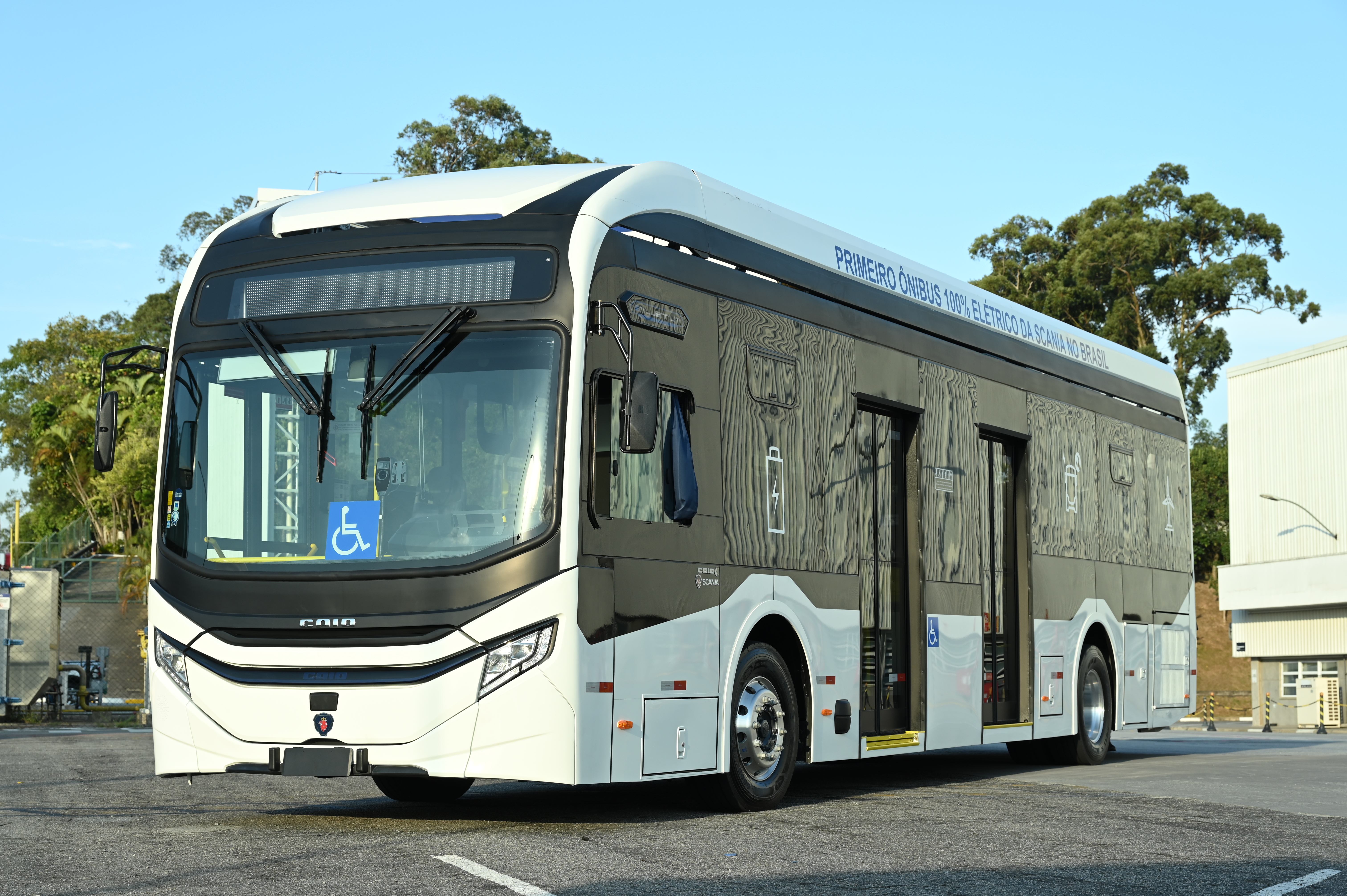 Primeiro ônibus elétrico 100% Scania é lançado no Brasil