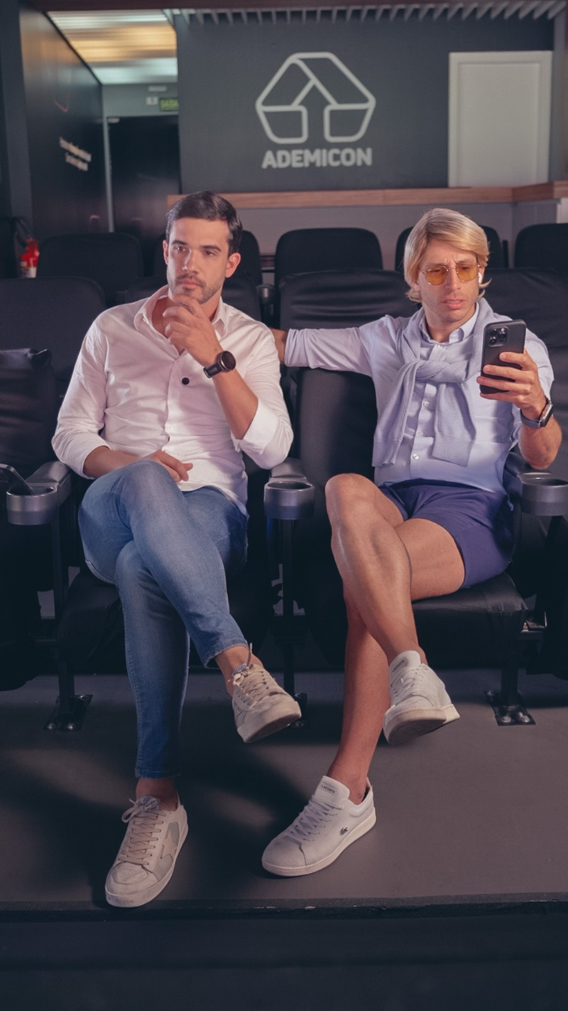 O influenciador Fausto Carvalho interagindo com o desenvolvedor regional da Ademicon, Rafael Kovalski.