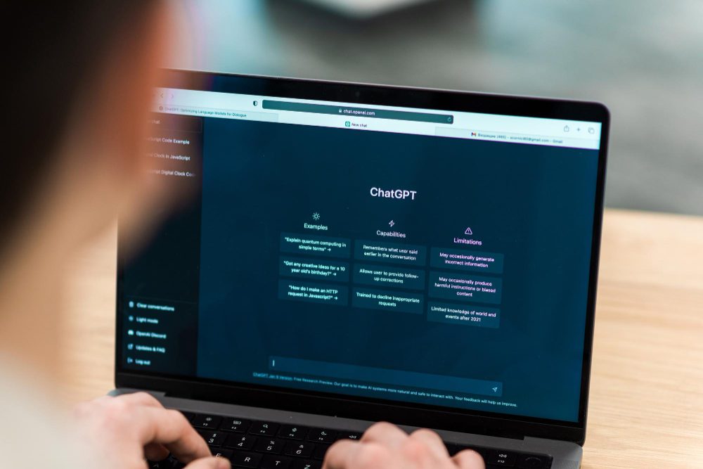 IAGO: conheça o chatbot especializado em Mercado Imobiliário que auxilia profissionais do setor