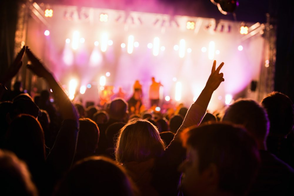 Fraudes em shows: especialista da Nethone cita dicas para empresas e consumidores se prevenirem