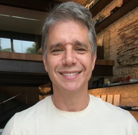 Ator Márcio Garcia incentiva jovens sobre o Prêmio na Moral - Jovens Talentos