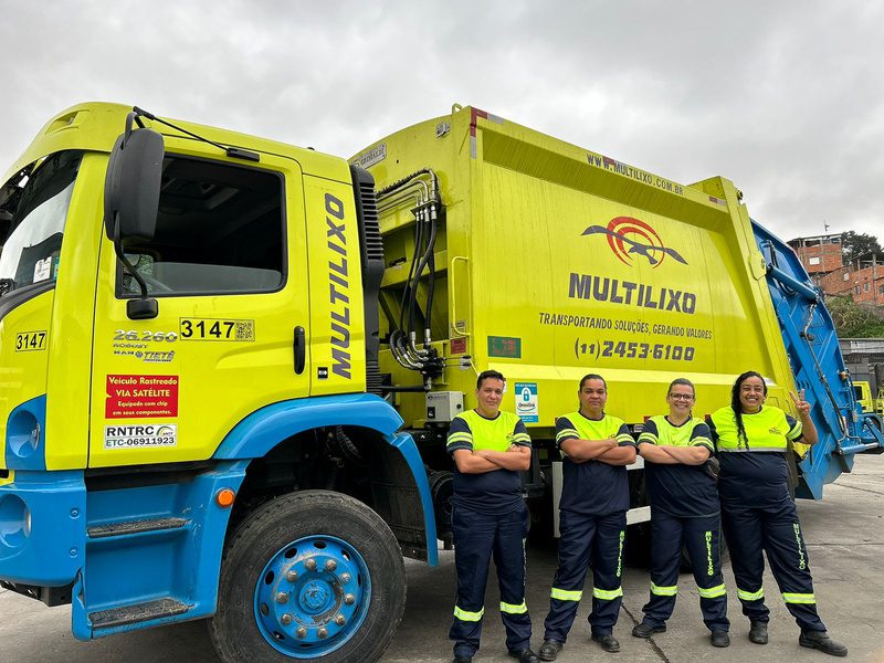 Equipe feminina de motoristas. Divulgação: Grupo Multilixo