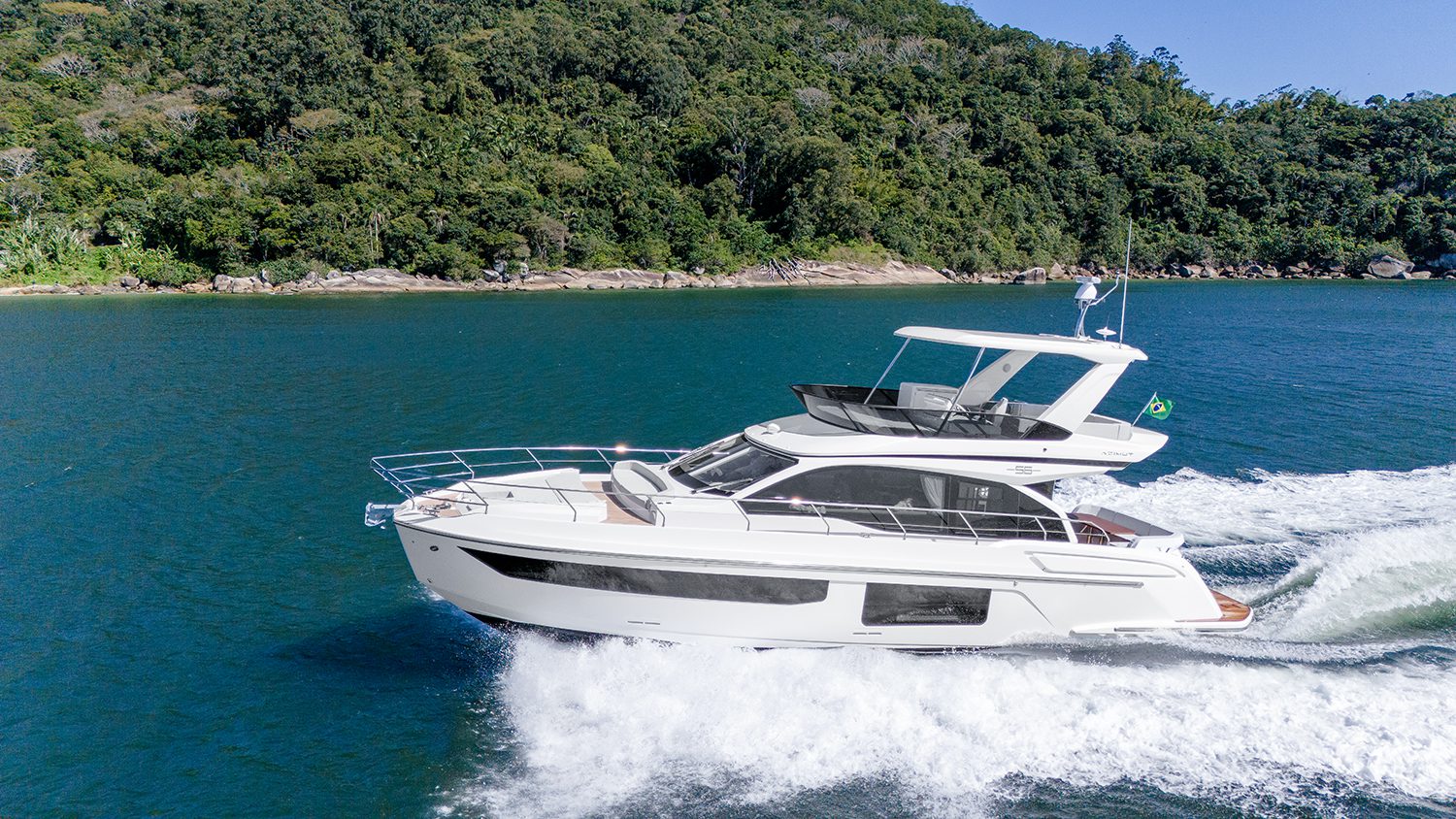 Azimut Yachts revela ao mundo sua mais nova "pérola" sobre as águas