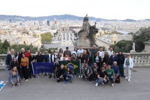 Interessa? Consórcio Mercedes-Benz leva clientes em viagem a Barcelona