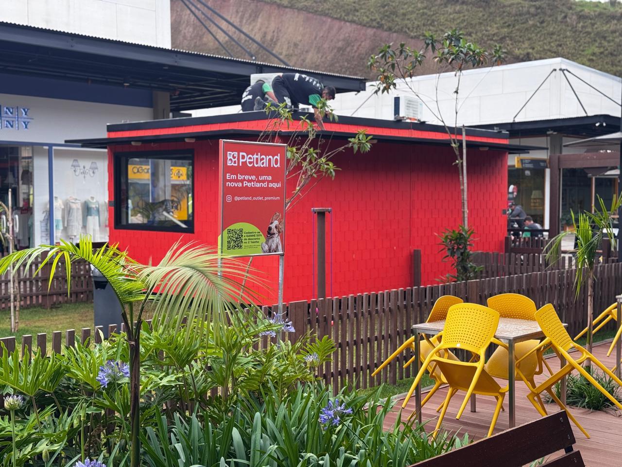 Cada loja ressignifica 1 tonelada de resíduos que seriam descartados no meio ambiente Divulgação