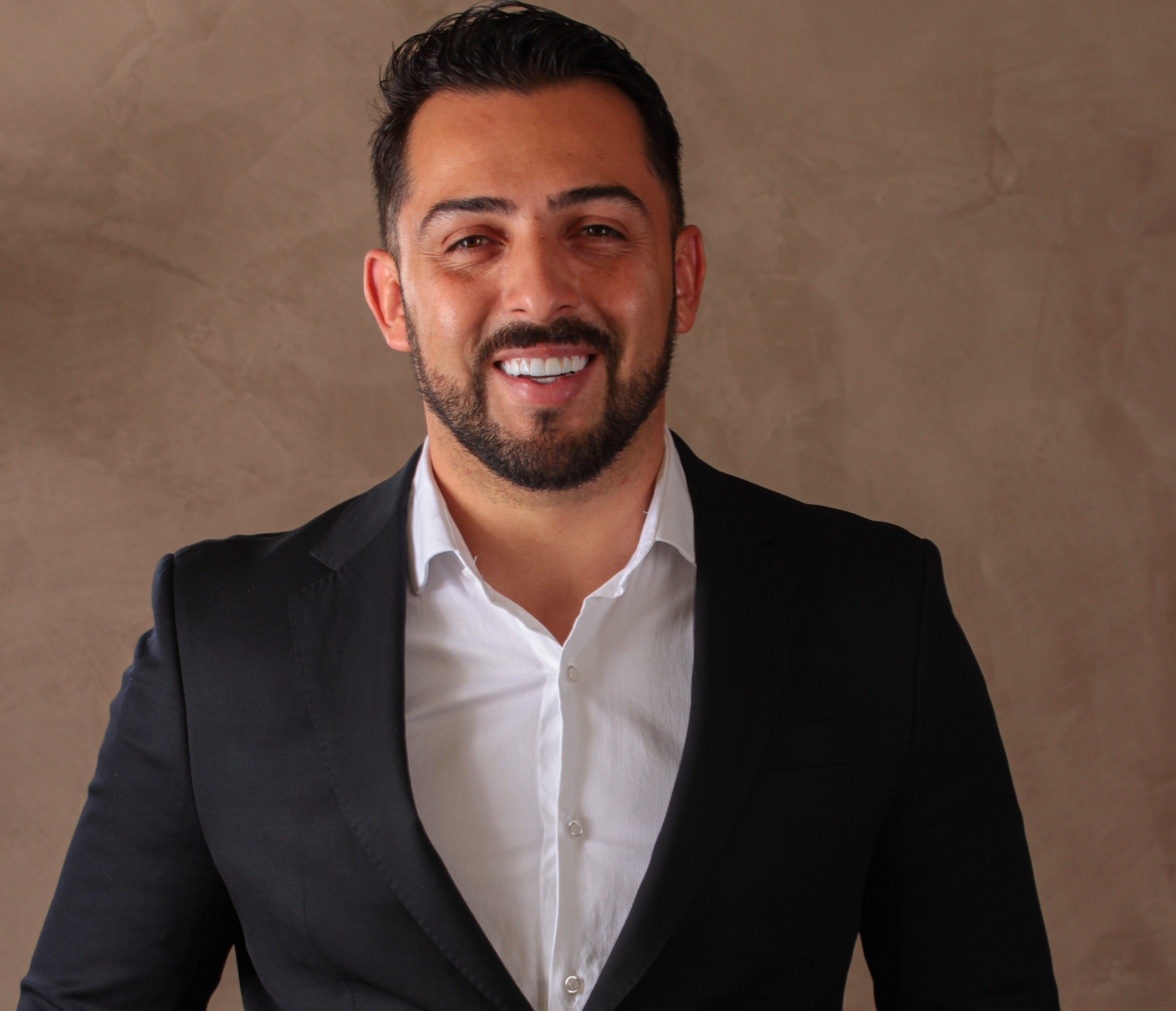 Empresário cria treinamento para ajudar outros empreendedores a escalar negócios e conquistar a liberdade