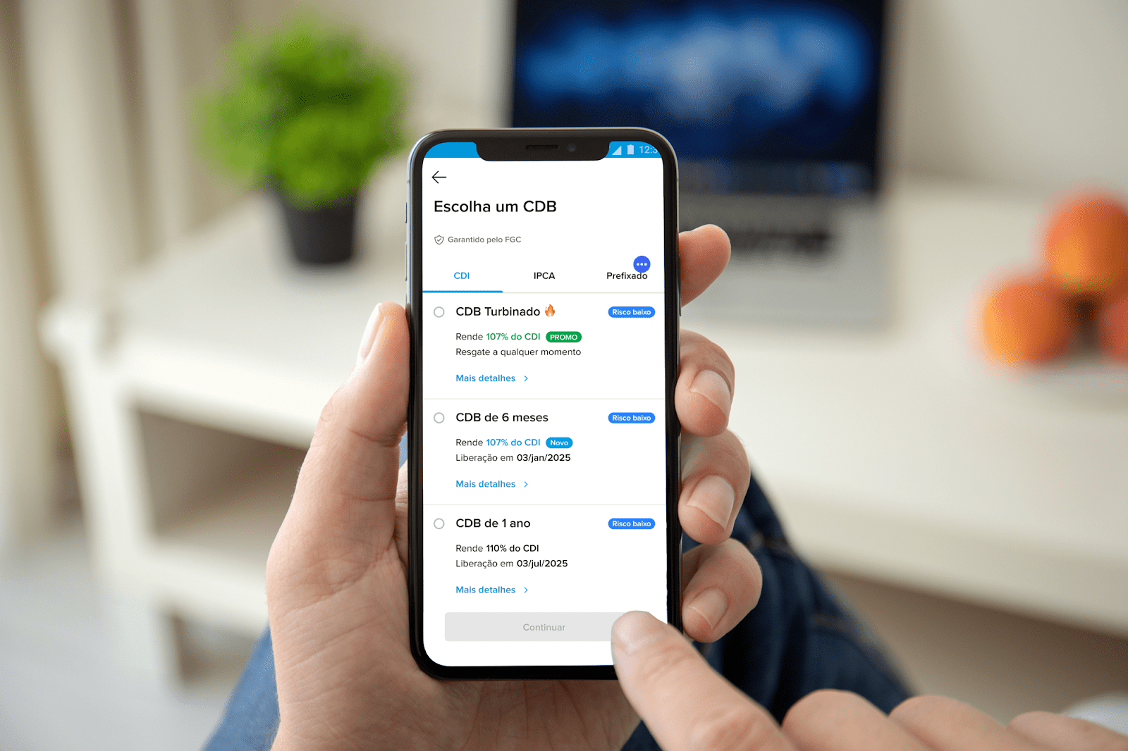 Usuário realizando um investimento em CDB Turbinado no app do Mercado Pago