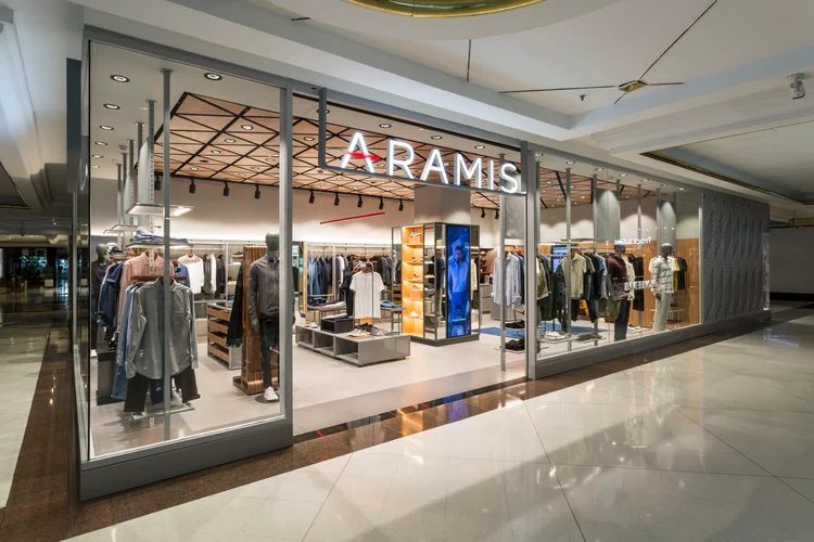 Investimento Acelerado em Tech e Dados Transforma a Aramis Inc. e o Varejo de Moda Masculina